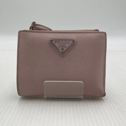 【現状渡し品】【レディース】 PRADA プラダ SAFFIANO TRIANGLE WALLET 1ML050 サフィアーノ トライアングル ウォレット 二つ折り財布 181-260924-yo-06-teih カラー：ピンク 万代Net店