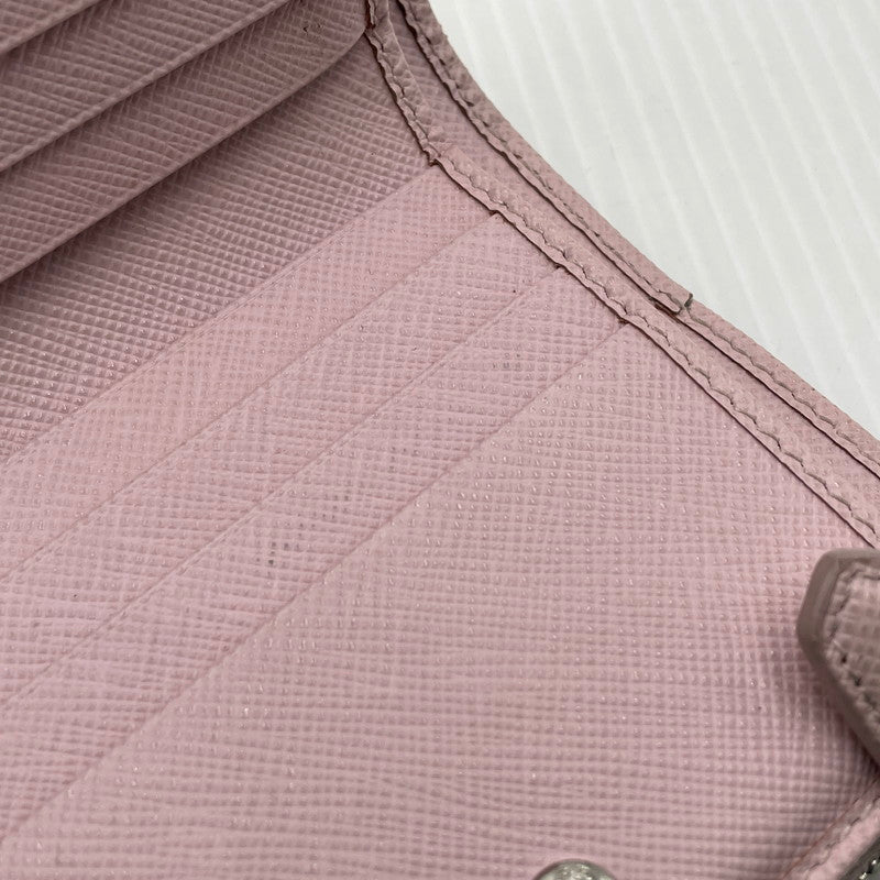 【現状渡し品】【レディース】 PRADA プラダ SAFFIANO TRIANGLE WALLET 1ML050 サフィアーノ トライアングル ウォレット 二つ折り財布 181-260924-yo-06-teih カラー：ピンク 万代Net店