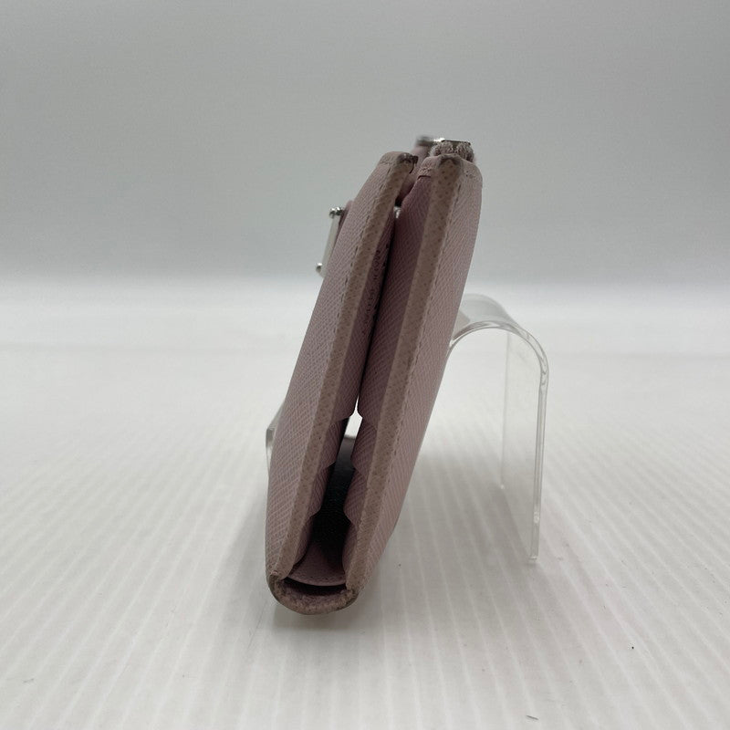 【現状渡し品】【レディース】 PRADA プラダ SAFFIANO TRIANGLE WALLET 1ML050 サフィアーノ トライアングル ウォレット 二つ折り財布 181-260924-yo-06-teih カラー：ピンク 万代Net店