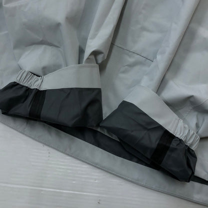 【中古品】【メンズ】 NIKE ACG ナイキ エーシージー STORM-FIT CASCADE RAINS DV9416-025 ストームフィット カスケード レインズ アウター 148-260918-sa-09-teih サイズ：2XL カラー：グレー 万代Net店