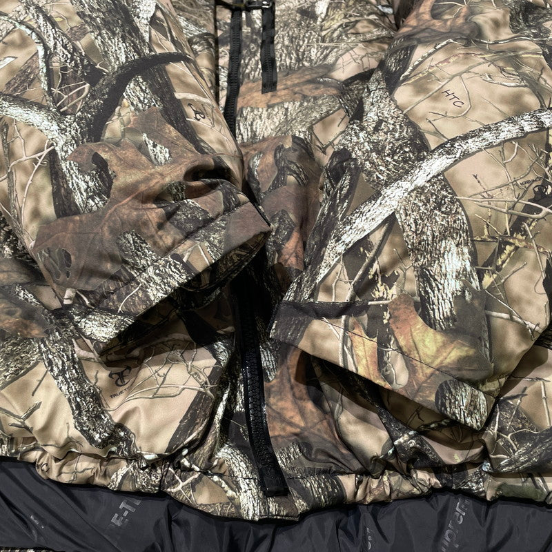 【中古品】【メンズ】 SUPREME シュプリーム 23FW GORE-TEX 700-FILL DOWN PARKA "TIMBER CAMO" ゴアテックス 700フィル ダウンパーカー ティンバーカモ ダウンジャケット 149-260919-yo-10-teih サイズ：XXL カラー：リアルツリー 万代Net店