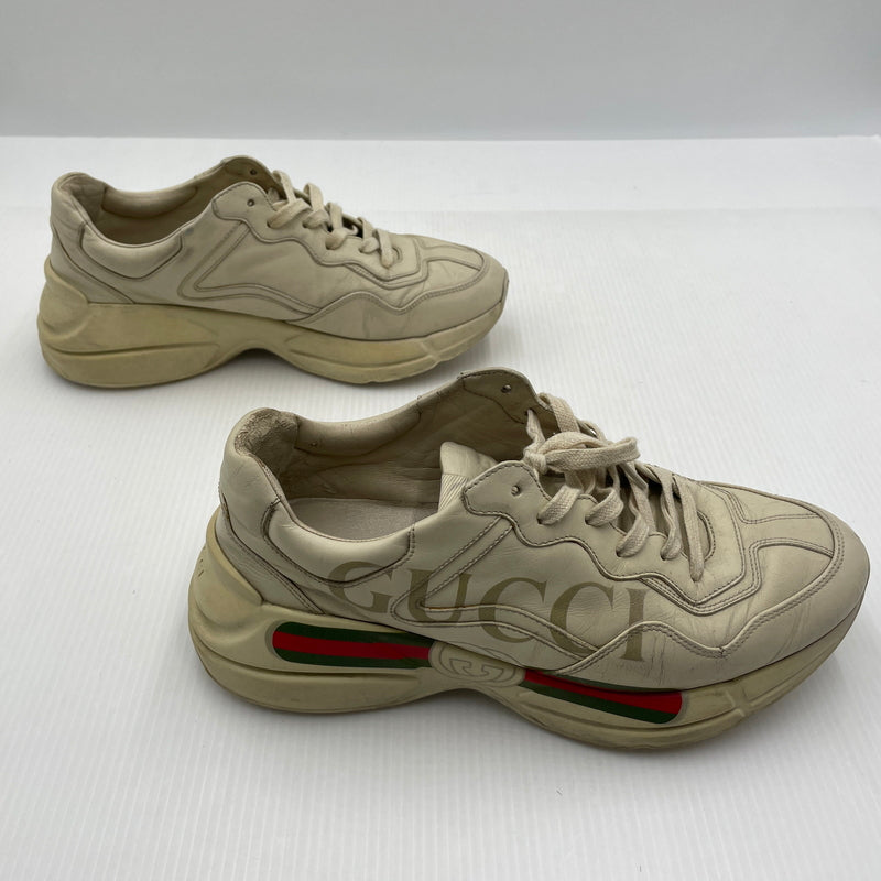 【現状渡し品】【メンズ】 GUCCI グッチ RHYTON LEATHER SNEAKER 500877 ライトン レザー スニーカー 靴 183-261007-sa-01-teih サイズ：27cm カラー：アイボリー 万代Net店