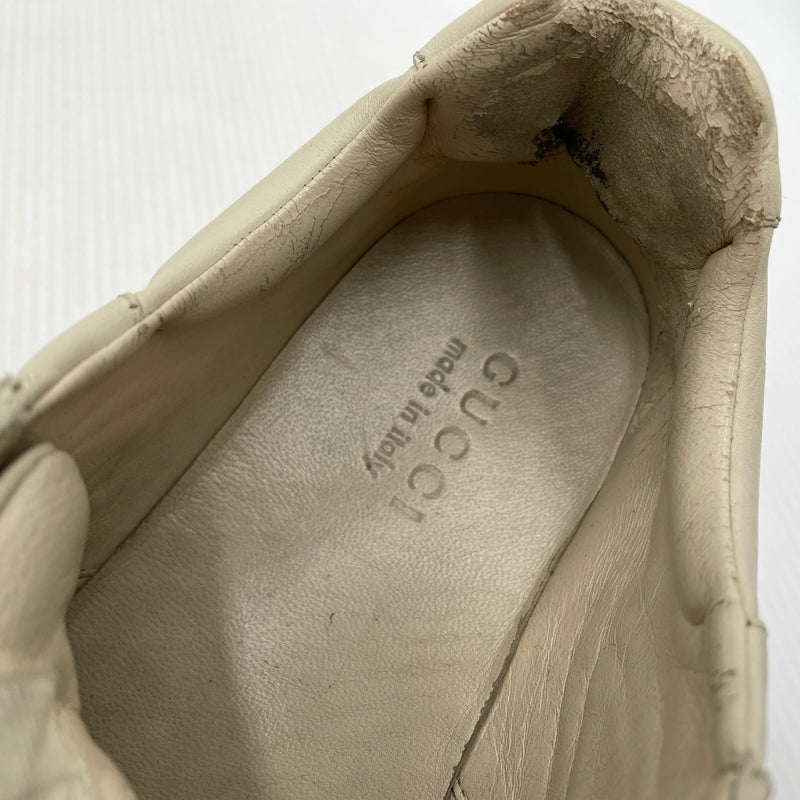 【現状渡し品】【メンズ】 GUCCI グッチ RHYTON LEATHER SNEAKER 500877 ライトン レザー スニーカー 靴 183-261007-sa-01-teih サイズ：27cm カラー：アイボリー 万代Net店