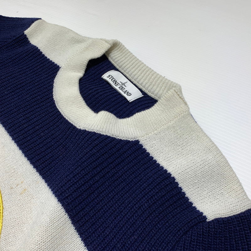 【中古品】【メンズ】 STONE ISLAND ストーンアイランド EMBROIDERED WOOL LOGO SWEATER エンブロイダリー ウール セーター トップス ニット 141-260920-ko-09-teih サイズ：M カラー：ホワイト/ネイビー 万代Net店