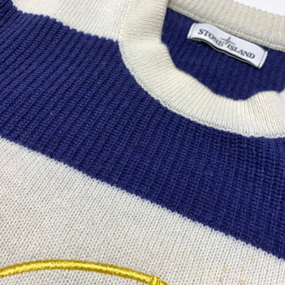 【中古品】【メンズ】 STONE ISLAND ストーンアイランド EMBROIDERED WOOL LOGO SWEATER エンブロイダリー ウール セーター トップス ニット 141-260920-ko-09-teih サイズ：M カラー：ホワイト/ネイビー 万代Net店