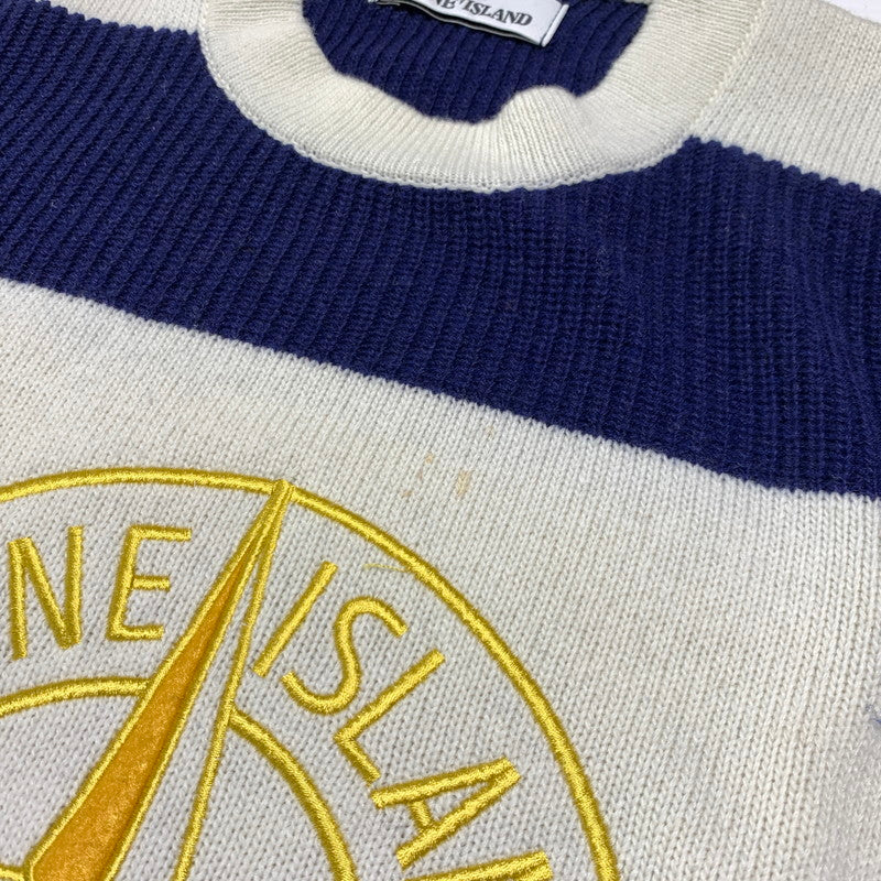 【中古品】【メンズ】 STONE ISLAND ストーンアイランド EMBROIDERED WOOL LOGO SWEATER エンブロイダリー ウール セーター トップス ニット 141-260920-ko-09-teih サイズ：M カラー：ホワイト/ネイビー 万代Net店