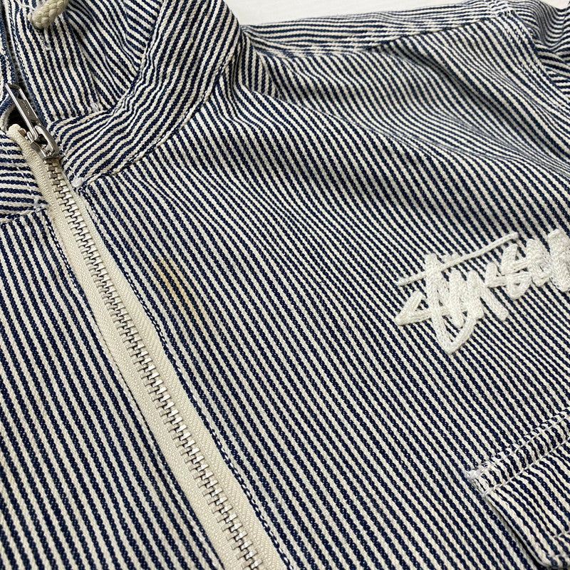 【中古品】【メンズ】 STUSSY ステューシー HICKORY STRIPE ZIP UP HOODIE ヒッコリー ストライプ ジップ アップ フーディ 長袖 142-260922-sa-04-teih サイズ：XL カラー：ストライプ 万代Net店