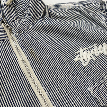 【中古品】【メンズ】 STUSSY ステューシー HICKORY STRIPE ZIP UP HOODIE ヒッコリー ストライプ ジップ アップ フーディ 長袖 142-260922-sa-04-teih サイズ：XL カラー：ストライプ 万代Net店