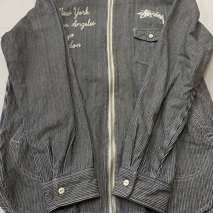 【中古品】【メンズ】 STUSSY ステューシー HICKORY STRIPE ZIP UP HOODIE ヒッコリー ストライプ ジップ アップ フーディ 長袖 142-260922-sa-04-teih サイズ：XL カラー：ストライプ 万代Net店