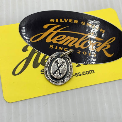 【中古品】【メンズ】 hemlock ヘムロック CROSS ARROW METAL クロスアローメタル トップ アクセサリー ペンダントトップ 192-260926-ko-20-teih カラー：シルバー 万代Net店
