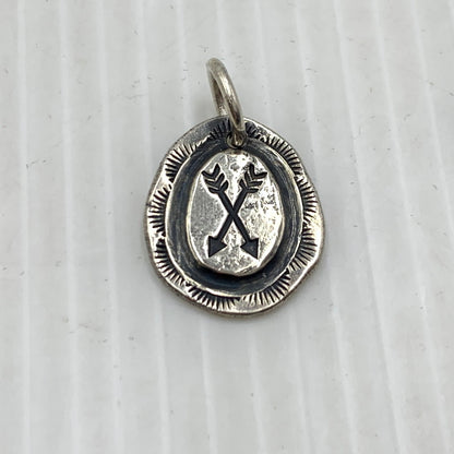 【中古品】【メンズ】 hemlock ヘムロック CROSS ARROW METAL クロスアローメタル トップ アクセサリー ペンダントトップ 192-260926-ko-20-teih カラー：シルバー 万代Net店