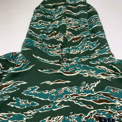 【中古品】【メンズ】 UNDEFEATED アンディフィーテッド TIGER CAMO ICON HOODIE 210077009020 タイガーカモ アイコン フーディ トップス プルオーバーパーカー 142-260923-ko-07-teih サイズ：XL カラー：カモ柄 万代Net店