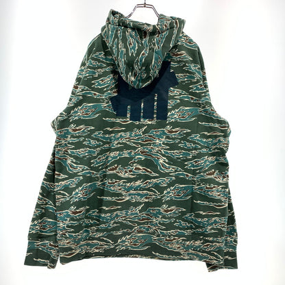 【中古品】【メンズ】 UNDEFEATED アンディフィーテッド TIGER CAMO ICON HOODIE 210077009020 タイガーカモ アイコン フーディ トップス プルオーバーパーカー 142-260923-ko-07-teih サイズ：XL カラー：カモ柄 万代Net店