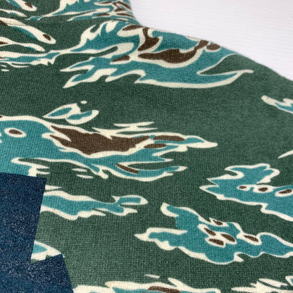 【中古品】【メンズ】 UNDEFEATED アンディフィーテッド TIGER CAMO ICON HOODIE 210077009020 タイガーカモ アイコン フーディ トップス プルオーバーパーカー 142-260923-ko-07-teih サイズ：XL カラー：カモ柄 万代Net店