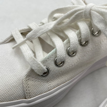 【中古品】【レディース】 CELINE セリーヌ TRIOMPHE JANE LOW LACE-UP LOW SNEAKER トリオンフ ジェーン レースアップ ロースニーカー 183-260924-yo-08-teih サイズ：35(22cm相当) カラー：ホワイト 万代Net店
