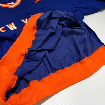 【中古品】【メンズ】 NIKE ナイキ × COOPERS TOWN クーパーズタウン 別注 コラボ V-NECK PULLOVER JACKET NEW YORK ブイ ネック プルオーバージャケット ライトアウター 148-260923-ko-12-teih サイズ：L カラー：ブルー 万代Net店