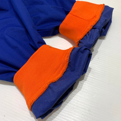 【中古品】【メンズ】 NIKE ナイキ × COOPERS TOWN クーパーズタウン 別注 コラボ V-NECK PULLOVER JACKET NEW YORK ブイ ネック プルオーバージャケット ライトアウター 148-260923-ko-12-teih サイズ：L カラー：ブルー 万代Net店