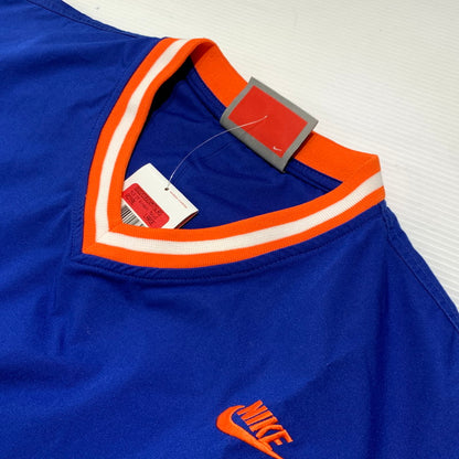 【中古品】【メンズ】 NIKE ナイキ × COOPERS TOWN クーパーズタウン 別注 コラボ V-NECK PULLOVER JACKET NEW YORK ブイ ネック プルオーバージャケット ライトアウター 148-260923-ko-12-teih サイズ：L カラー：ブルー 万代Net店