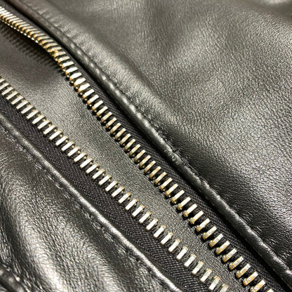 【現状渡し品】【メンズ】 LEWIS LEATHERS ルイスレザー LIGHTNING TIGHT FIT COWHIDE 391T ライトニング タイトフィット カウハイド アウター レザージャケット 145-260923-ko-19-teih サイズ：38 カラー：ブラック 万代Net店