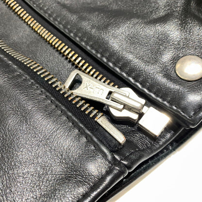 【現状渡し品】【メンズ】 LEWIS LEATHERS ルイスレザー LIGHTNING TIGHT FIT COWHIDE 391T ライトニング タイトフィット カウハイド アウター レザージャケット 145-260923-ko-19-teih サイズ：38 カラー：ブラック 万代Net店