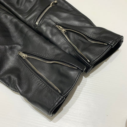 【現状渡し品】【メンズ】 LEWIS LEATHERS ルイスレザー LIGHTNING TIGHT FIT COWHIDE 391T ライトニング タイトフィット カウハイド アウター レザージャケット 145-260923-ko-19-teih サイズ：38 カラー：ブラック 万代Net店