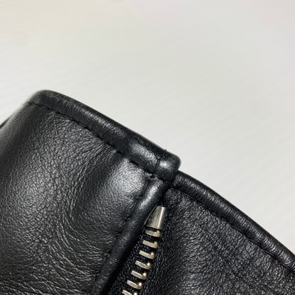 【現状渡し品】【メンズ】 LEWIS LEATHERS ルイスレザー LIGHTNING TIGHT FIT COWHIDE 391T ライトニング タイトフィット カウハイド アウター レザージャケット 145-260923-ko-19-teih サイズ：38 カラー：ブラック 万代Net店