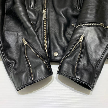 【現状渡し品】【メンズ】 LEWIS LEATHERS ルイスレザー LIGHTNING TIGHT FIT COWHIDE 391T ライトニング タイトフィット カウハイド アウター レザージャケット 145-260923-ko-19-teih サイズ：38 カラー：ブラック 万代Net店