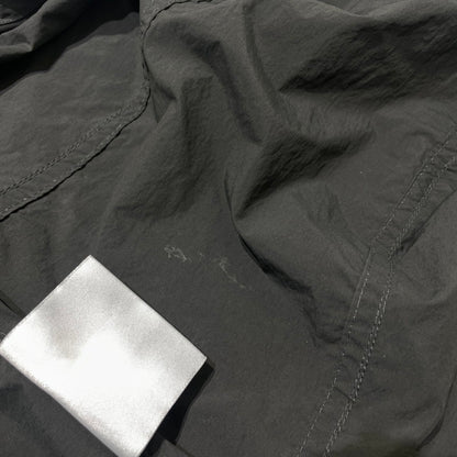 【中古品】【メンズ】 GRAMICCI グラミチ × AND WANDER アンドワンダー 別注コラボ BRUSHED NYLON JACKET GUJ5-S3000 ブラッシュド ナイロンジャケット ライトアウター 144-260925-yo-04-teih サイズ：M カラー：チャコール 万代Net店