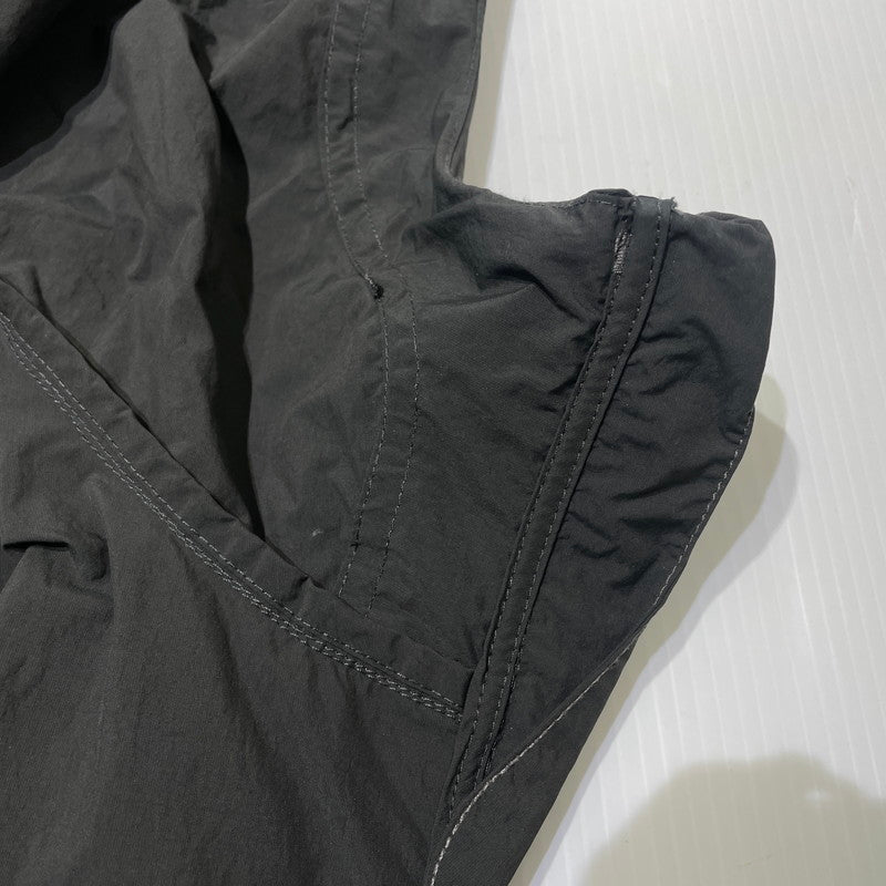 【中古品】【メンズ】 GRAMICCI グラミチ × AND WANDER アンドワンダー 別注コラボ BRUSHED NYLON JACKET GUJ5-S3000 ブラッシュド ナイロンジャケット ライトアウター 144-260925-yo-04-teih サイズ：M カラー：チャコール 万代Net店