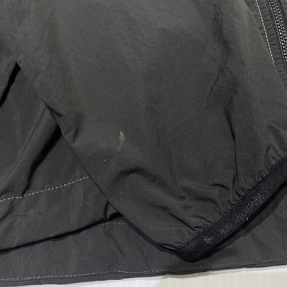 【中古品】【メンズ】 GRAMICCI グラミチ × AND WANDER アンドワンダー 別注コラボ BRUSHED NYLON JACKET GUJ5-S3000 ブラッシュド ナイロンジャケット ライトアウター 144-260925-yo-04-teih サイズ：M カラー：チャコール 万代Net店