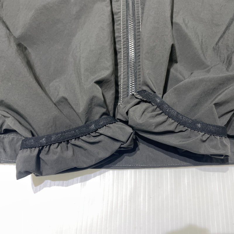 【中古品】【メンズ】 GRAMICCI グラミチ × AND WANDER アンドワンダー 別注コラボ BRUSHED NYLON JACKET GUJ5-S3000 ブラッシュド ナイロンジャケット ライトアウター 144-260925-yo-04-teih サイズ：M カラー：チャコール 万代Net店