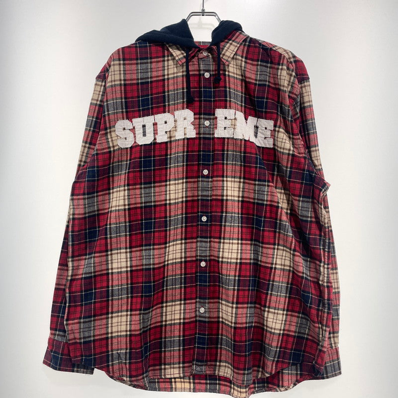 【中古品】【メンズ】 Supreme シュプリーム 26AW APPLIQUE HOODED FLANNEL SHIRT RED アップリケ フーデッド フランネルシャツ レッド トップス 149-260925-ss-05-teih サイズ：XL カラー：レッド 万代Net店