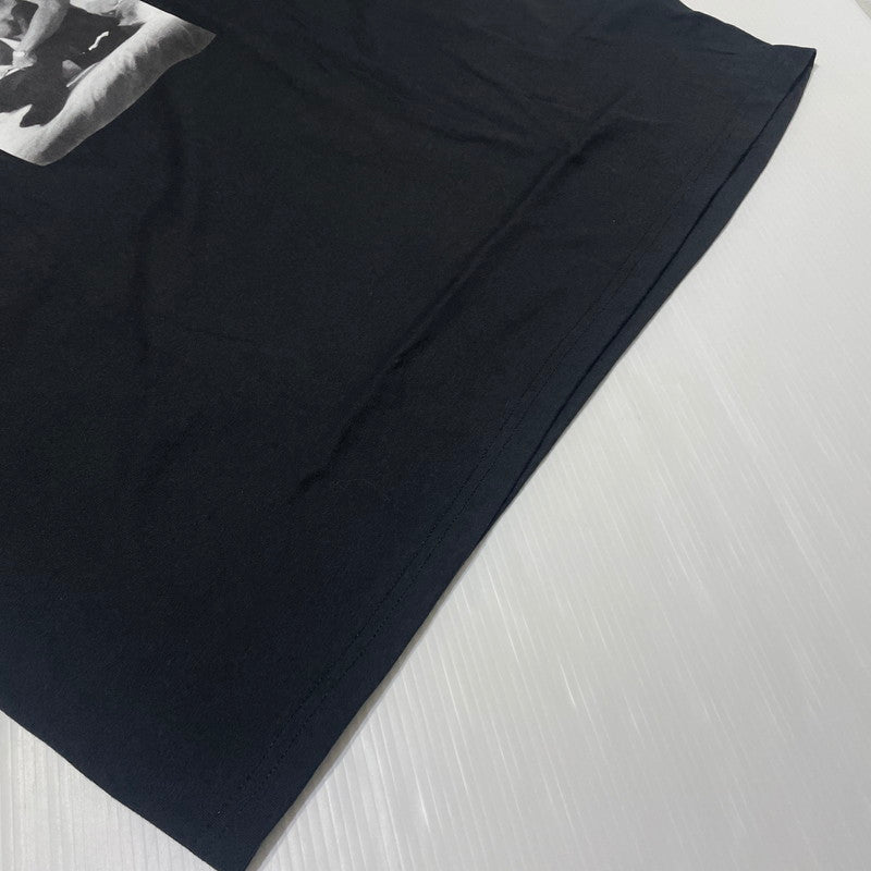 【中古品】【メンズ】 Supreme シュプリーム × LARRY CLARK ラリークラーク 別注コラボ 26AW GUN S/S TEE ガン ショートスリーブTシャツ 半袖トップス 149-260925-ss-01-teih サイズ：XL カラー：ブラック 万代Net店