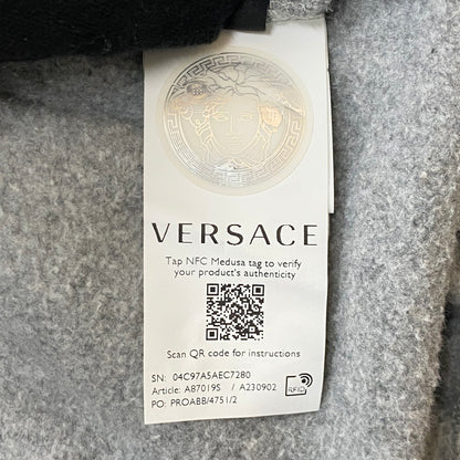 【中古品】【メンズ】 VERSACE ヴェルサーチェ LOGO CREW NECK SWEAT A87019S ロゴ クルーネック スウェット トップス トレーナー 141-260928-ss-02-teih サイズ：L カラー：グレー 万代Net店