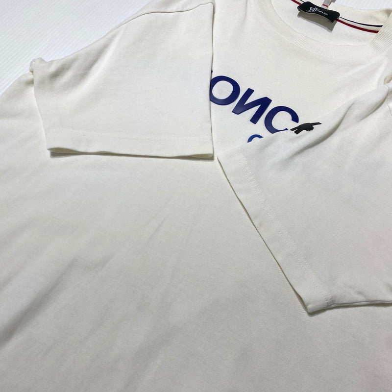 【中古品】【メンズ】 Moncler モンクレール 3D GRENOBLE S/S T-SHIRT I20978C00005 83927 立体ロゴ グルノーブル ショートスリーブTシャツ 半袖トップス 141-260928-ss-01-teih サイズ：S/※襟周り、他汚れ有 カラー：ホワイト 万代Net店