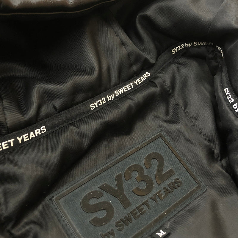 【中古品】【メンズ】 Y32 BY SWEET YEARS エスワイサーティトゥ バイ スウィートイヤーズ FAKE LEATHER ZIP HOODIE 15524 フェイク レザー ジップ フーディ アウター 141-260925-sa-04-teih サイズ：M カラー：ブラック 万代Net店