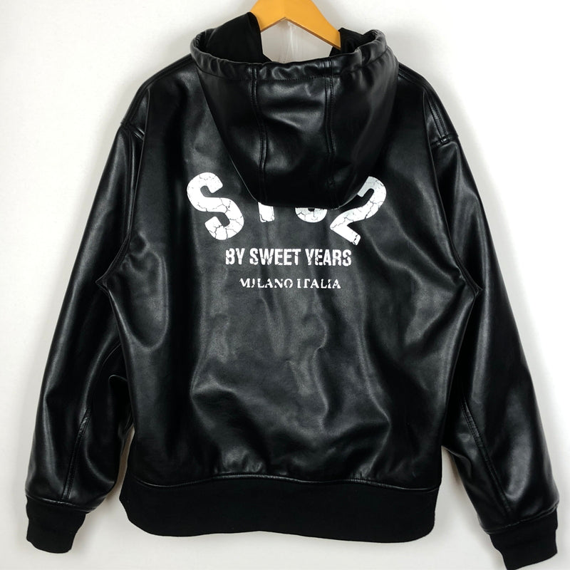 【中古品】【メンズ】 Y32 BY SWEET YEARS エスワイサーティトゥ バイ スウィートイヤーズ FAKE LEATHER ZIP HOODIE 15524 フェイク レザー ジップ フーディ アウター 141-260925-sa-04-teih サイズ：M カラー：ブラック 万代Net店