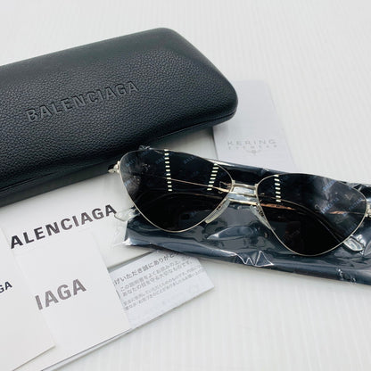 【中古品】【メンズ】 BALENCIAGA バレンシアガ TRIANGLE SUNGLASSES BB0015S トライアングル サングラス アイウェア 183-260929-ko-07-teih サイズ：61□12-145 カラー：シルバーカラー/ブラック 万代Net店