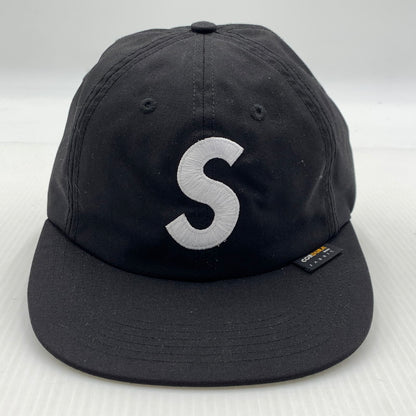 【現状渡し品】【メンズ】 SUPREME シュプリーム CORDURA S LOGO 6-PANEL CAP コーデュラ ロゴ 6パネル キャップ 帽子 149-260927-ko-31-teih カラー：ブラック 万代Net店