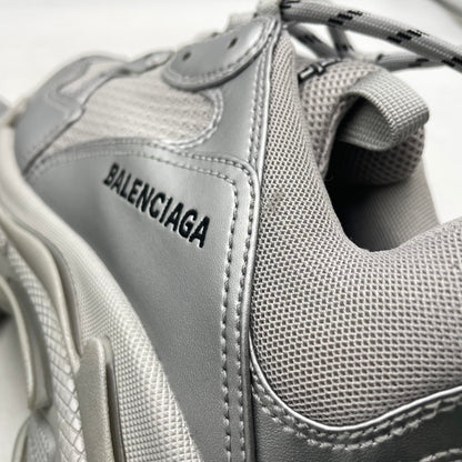【中古品】【メンズ】 BALENCIAGA バレンシアガ TRIPLE S 536737 トリプルS スニーカー 靴 シューズ 183-260926-yo-15-teih サイズ：42 カラー：シルバー 万代Net店
