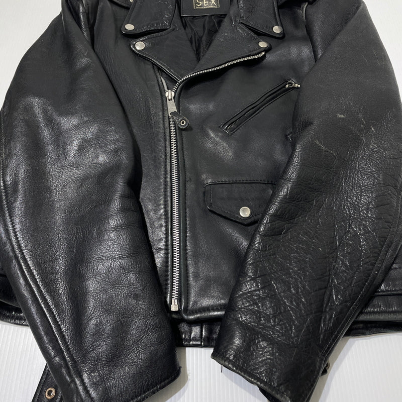 【現状渡し品】【メンズ】 SEX PRODUCED BY ANGROMANIA セックス プロデュースド バイ アングマニア COWHIDE DOUBLERIDER'S JACKET 牛革 ダブルライダース ジャケット アウター 145-260929-sa-17-teih 万代Net店