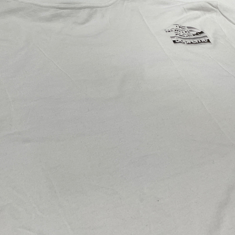【現状渡し品】【メンズ】 SUPREME シュプリーム × THE NORTH FACE ザ ノースフェイス 18SS METALLIC LOGO TEE NT31808I 2018年 ショートスリーブ ロゴ Tシャツ 半袖 トップス 149-260929-sa-22-teih サイズ：M カラー：ホワイト 万代Net店