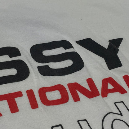 【現状渡し品】【メンズ】 STUSSY ステューシー × CACTUS PLANT FLEA MARKET INTERNATIONAL カタクス プラント フリーマーケット インターナショナル 別注コラボ T-SHIRT Tシャツ 半袖 トップス 142-260929-sa-23-teih サイズ：L カラー：ホワイト 万代Net店