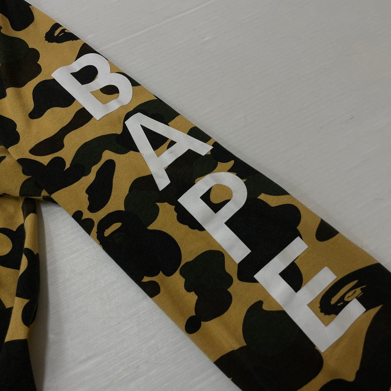 【中古品】【メンズ】 A BATHING APE アベイシングエイプ LOGO L/S TEE 001LTK701001M ロゴ ロングスリーブTシャツ 長袖トップス 142-261003-ss-02-teih サイズ：M カラー：カモ柄 万代Net店
