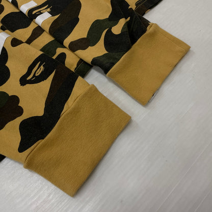 【中古品】【メンズ】 A BATHING APE アベイシングエイプ LOGO L/S TEE 001LTK701001M ロゴ ロングスリーブTシャツ 長袖トップス 142-261003-ss-02-teih サイズ：M カラー：カモ柄 万代Net店
