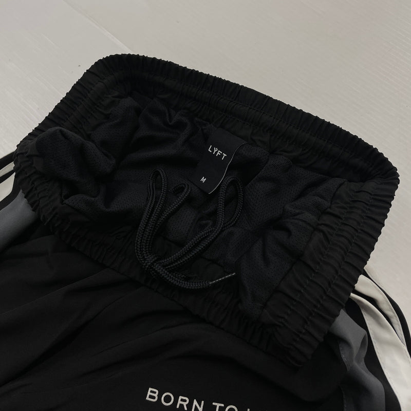 【中古品】【メンズ】 LYFT リフト 2LINE WIDE TRACK PANTS ツーライン ワイドトラックパンツ ボトムス 153-261003-ss-08-teih サイズ：M カラー：ブラック 万代Net店