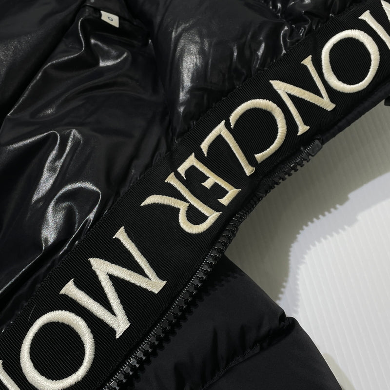 【現状渡し品】【メンズ】 MONCLER モンクレール MONTCLA GIUBBOTTO H20911B56900 C0300 モンクラ ジュボット アウター 141-260929-sa-01-teih カラー：ブラック 万代Net店