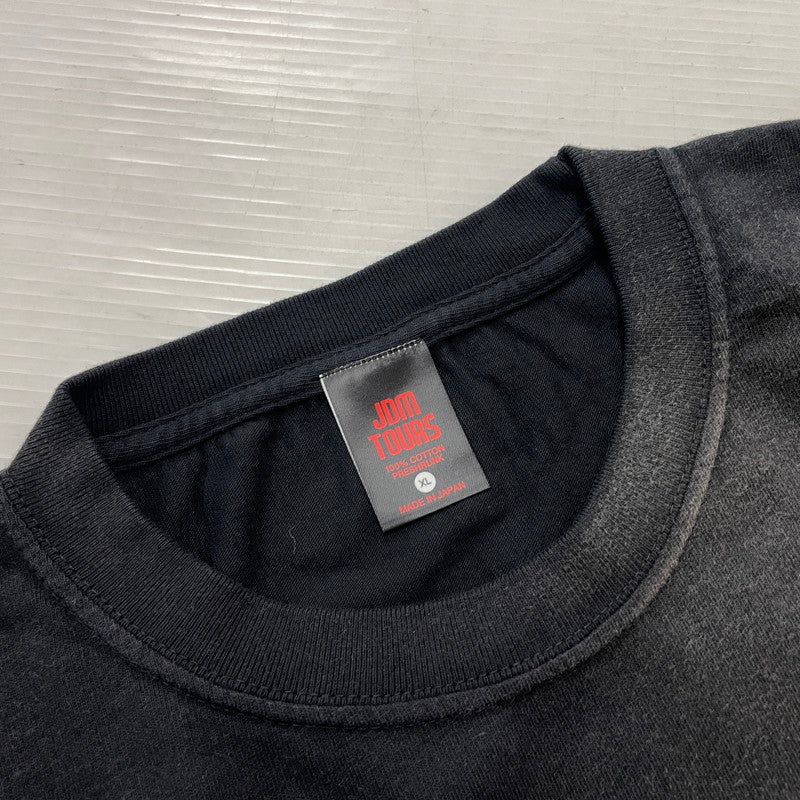 【中古品】【メンズ】 JDM TOURS ジェイディーエム ツアー × 頭文字D イニシャルD 別注コラボ 沙雪＆真子 PRINT S/S TEE プリント ショートスリーブ Tシャツ 半袖 トップス 140-260929-yo-12-teih サイズ：XL カラー：ブラック 万代Net店