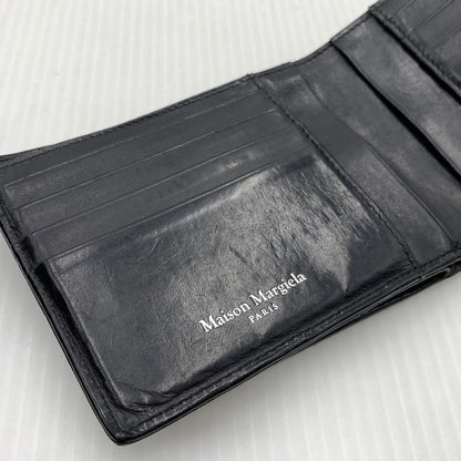 【中古品】【メンズ/レディース】 MAISON MARGIELA メゾン マルジェラ LEATHER FLAP WALLET レザーフラップ ウォレット 二つ折り財布 181-260929-ko-12-teih カラー：ブラック 万代Net店