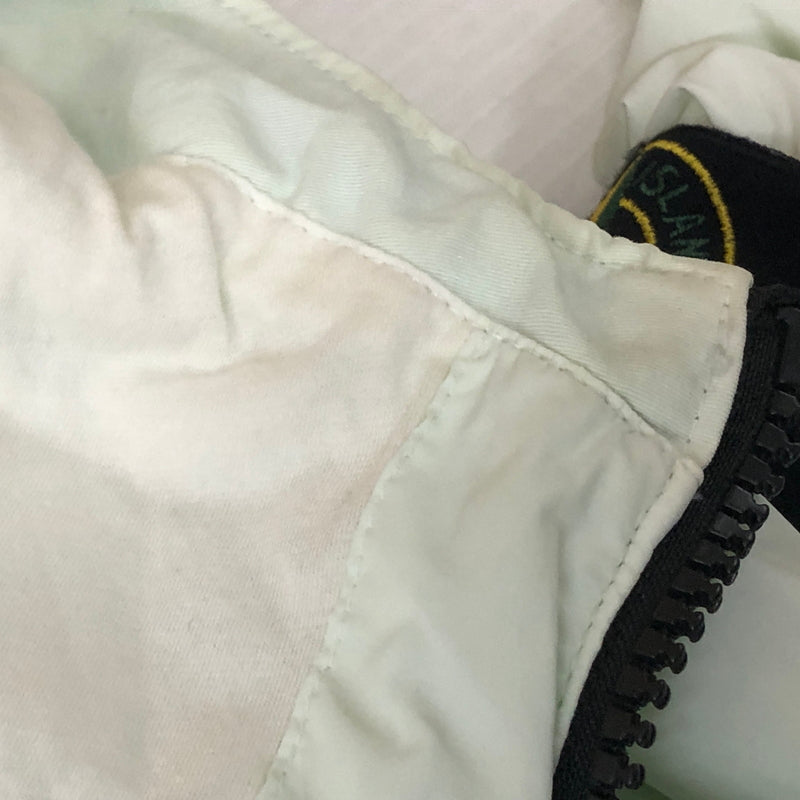 【中古品】【メンズ】 STONE ISLAND ストーンアイランド GARMENT LOGOPATCH BLOUSON PARKA 751541928 ガーメントダイ ロゴパッチ ブルゾン パーカー アウター 中綿入り 141-260929-sa-27-teih サイズ：S カラー：ライトグリーン 万代Net店